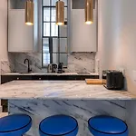 Elegant In Bairro Alto By Lovelystay