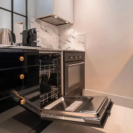 Elegant In Bairro Alto By Lovelystay *