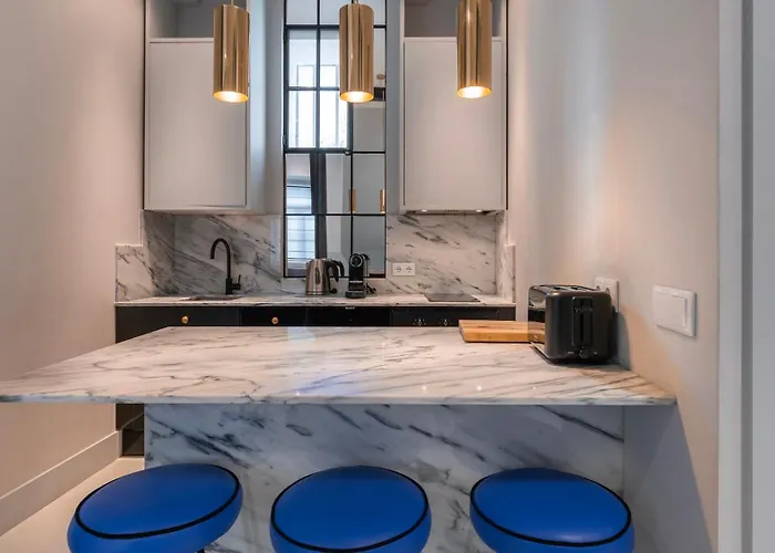 Elegant In Bairro Alto By Lovelystay