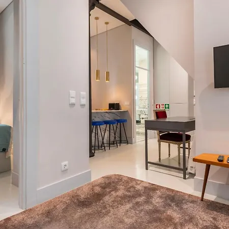 Elegant In Bairro Alto By Lovelystay