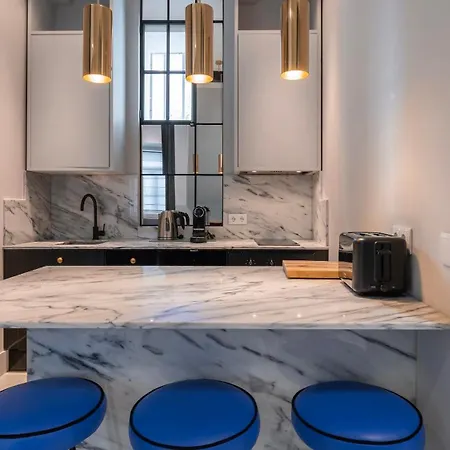 Elegant In Bairro Alto By Lovelystay